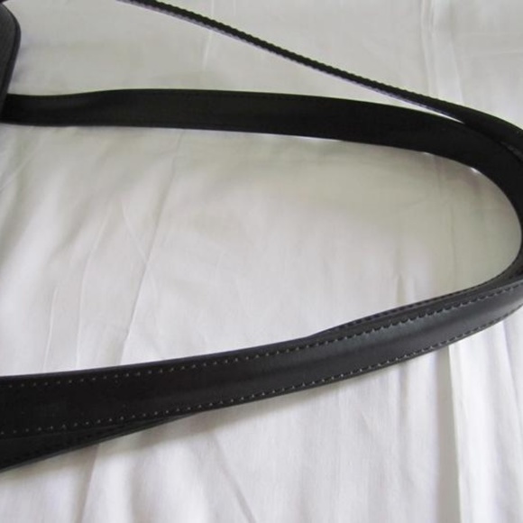 SOLD! AUTH. Louis Vuitton Epi Lussac - Picture 5 of 8